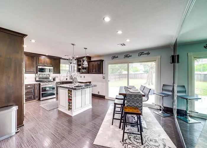 'peace & Tranquility': 2 Mi To Dtwn Tulsa! Holiday home Tulsa