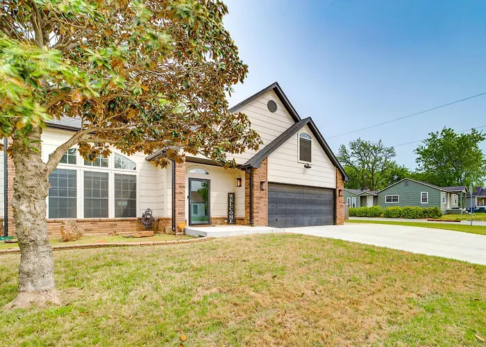 Holiday home 'peace & Tranquility': 2 Mi To Dtwn Tulsa! Tulsa